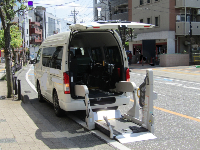 送迎車の車内